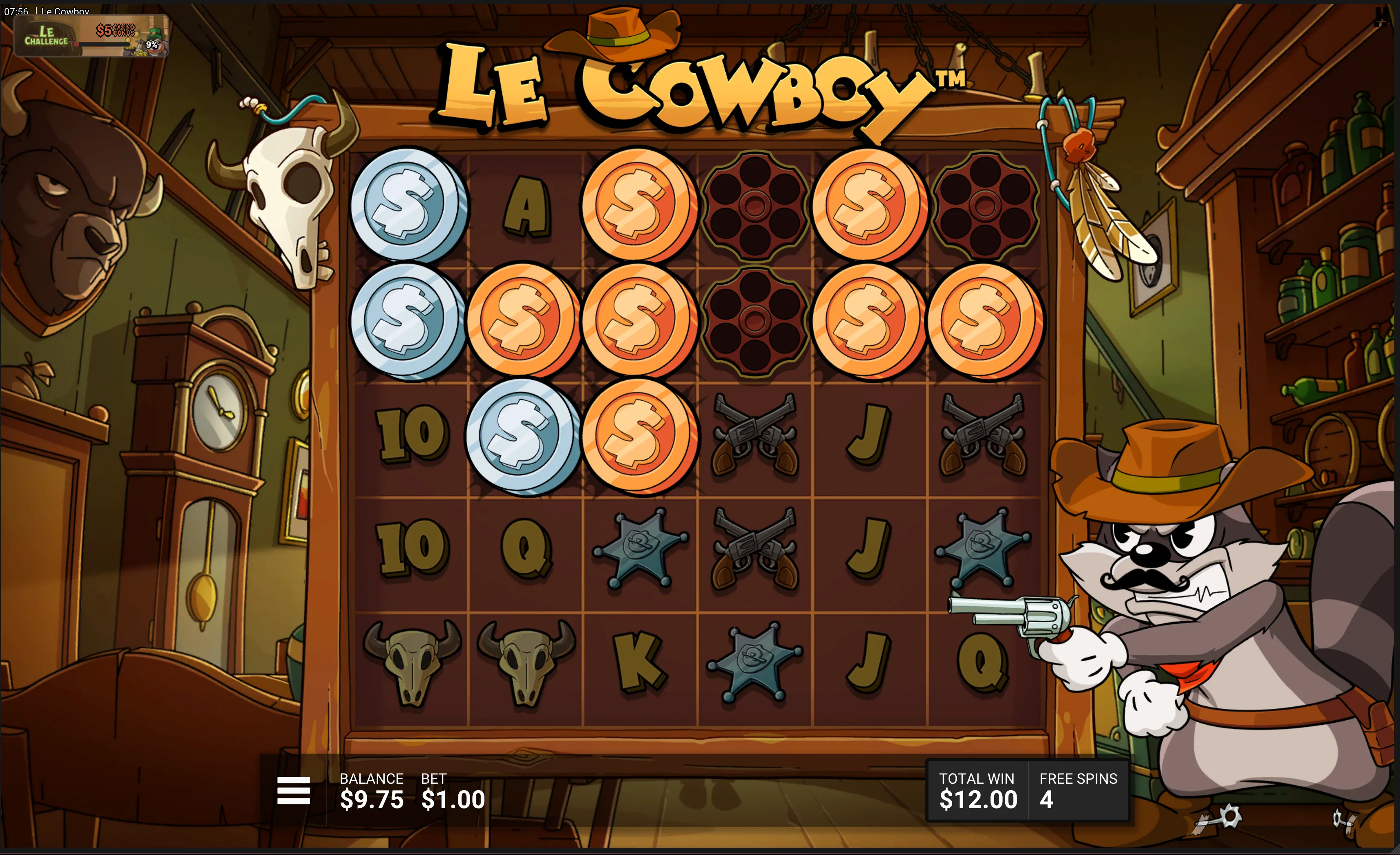 Le Cowboy grunnspill: 6×5-rutenettet med mynt- og kortverdi-symboler og Smokey i cowboyhatt til høyre